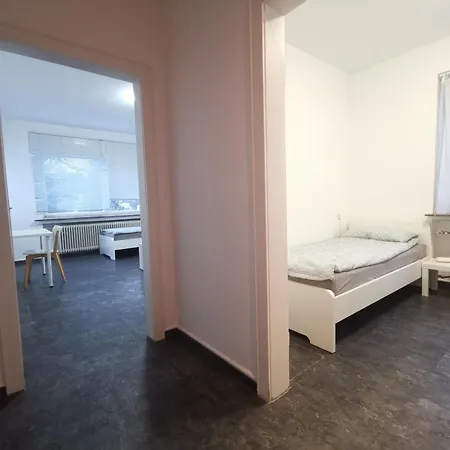 2 15min To Fair Apartment